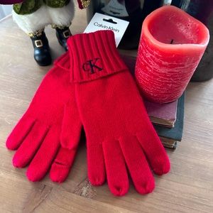 Calvin Klein knit gloves